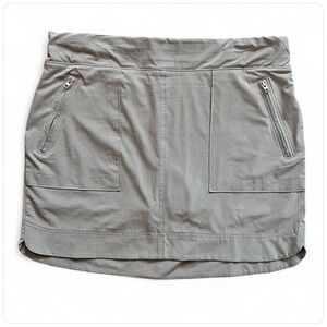Athleta Women's Athletic Skirt Skort Shorts Under Zipper Pockets Gray Sz 14